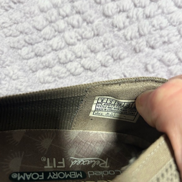 Skechers Women's Reggae Fest Willow Taupe Slip ons sz 8 - Picture 6 of 7